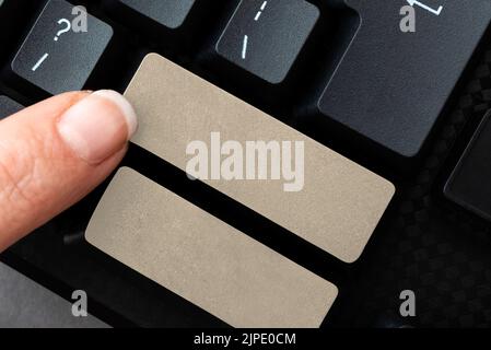 Abstract Programmer Antivirencodes Eingeben, Debug-Codes Erneut Eingeben, Neues Lernen, Chatten Browsing-Aktivitäten, Informationsbeschaffung, Computer Stockfoto
