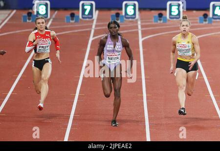 München, Allemagne. 16. August 2022. Géraldine Frey aus der Schweiz, Daryll Neita aus Großbritannien, Gina Luckenkemper aus Deutschland während der Leichtathletik, Halbfinale der Frauen 100m bei den Europameisterschaften München 2022 am 16. August 2022 in München, Deutschland - Foto Laurent Lairys/DPPI Quelle: DPPI Media/Alamy Live News Stockfoto