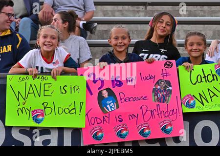 13. August 2022: San Diego Wave FC Fans während eines NWSL Fußballmatches zwischen dem Orlando Pride und dem San Diego Wave FC im Torero Stadium in San Diego, Kalifornien. Justin Fine/CSM Stockfoto