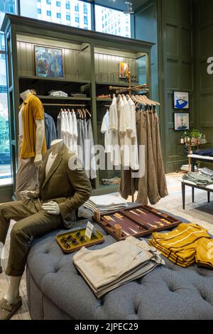 Todd Snyder Store im Channel Gardens Shopping Plaza, Rockefeller Center, 2022, USA Stockfoto