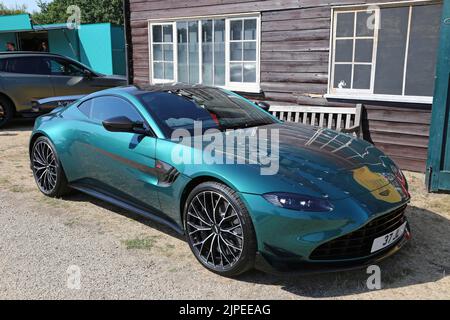 Aston Martin Vantage 4,0 V8 F1 Edition Coupé (2022), Aston Martin Heritage Day 2022, Brooklands Museum, Weybridge, Surrey, England, Großbritannien, Europa Stockfoto
