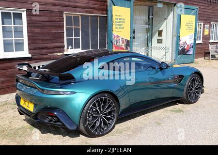 Aston Martin Vantage 4,0 V8 F1 Edition Coupé (2022), Aston Martin Heritage Day 2022, Brooklands Museum, Weybridge, Surrey, England, Großbritannien, Europa Stockfoto