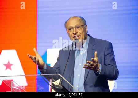 São PAULO, SP – 17. AUGUST: Geraldo Alckmin (ehemaliger Gouverneur von São Paulo), der für Luiz Inacio Lula da Silva kandidiert, spricht während eines Treffens mit Unternehmern im Hotel Novotel São Paulo am 17. August 2022 in São Paulo, SP, Brasilien. (Foto von Gerson Areias/PxImages) Credit: Px Images/Alamy Live News Stockfoto