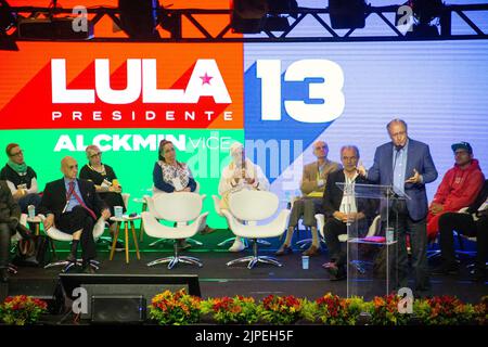 São PAULO, SP – 17. AUGUST: Geraldo Alckmin (ehemaliger Gouverneur von São Paulo), der für Luiz Inacio Lula da Silva kandidiert, spricht während eines Treffens mit Unternehmern im Hotel Novotel São Paulo am 17. August 2022 in São Paulo, SP, Brasilien. (Foto von Gerson Areias/PxImages) Credit: Px Images/Alamy Live News Stockfoto