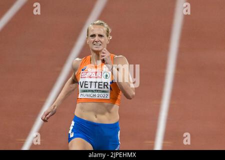 MÜNCHEN, DEUTSCHLAND - 17. AUGUST: Anouk Vetter aus den Niederlanden startet beim Frauen-Heptathlon 200m bei den Europameisterschaften München 2022 im Olympiastadion am 17. August 2022 in München (Foto: Andy Astfalck/BSR Agency) Stockfoto