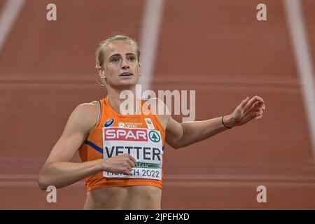 MÜNCHEN, DEUTSCHLAND - 17. AUGUST: Anouk Vetter aus den Niederlanden startet beim Frauen-Heptathlon 200m bei den Europameisterschaften München 2022 im Olympiastadion am 17. August 2022 in München (Foto: Andy Astfalck/BSR Agency) Stockfoto