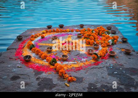 hinduismus, Ritual, Tontöpfchen, Puja, hinduismen, Rituale Stockfoto