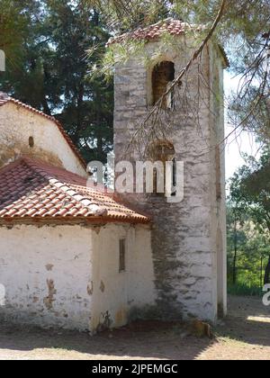 Kirche aus dem 19.. Jahrhundert der St. Athanasios in Palaiokasthon, Chalkidiki Stockfoto