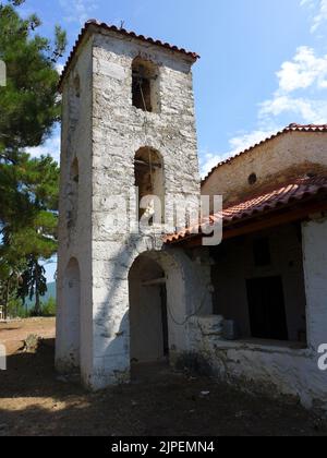 Kirche aus dem 19.. Jahrhundert der St. Athanasios in Palaiokasthon, Chalkidiki Stockfoto