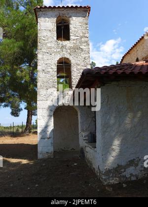 Kirche aus dem 19.. Jahrhundert der St. Athanasios in Palaiokasthon, Chalkidiki Stockfoto