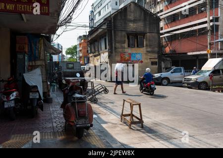 Talat Noi oder Talad Noi ist ein historisches Viertel von Bangkok. Bunte Straßen und Alltag. Bangkok ist ein wichtiger touristischer Besichtigungspunkt Stockfoto