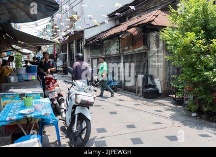 Talat Noi oder Talad Noi ist ein historisches Viertel von Bangkok. Bunte Straßen und Alltag. Bangkok ist ein wichtiger touristischer Besichtigungspunkt Stockfoto