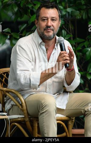 Marina Di Pietrasanta, Italien. 17. Aug, 2022 Treffen in der Caffe de La Versiliana, auf dem Foto Matteo Salvini, Leiter der Lega Credit: Stefano Dalle Luche/Alamy Live News Stockfoto