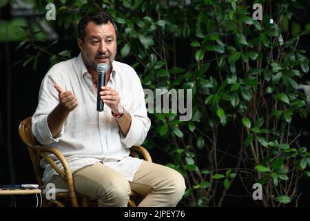 Marina Di Pietrasanta, Italien. 17. Aug, 2022 Treffen in der Caffe de La Versiliana, auf dem Foto Matteo Salvini, Leiter der Lega Credit: Stefano Dalle Luche/Alamy Live News Stockfoto