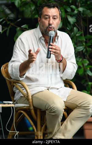 Marina Di Pietrasanta, Italien. 17. Aug, 2022 Treffen in der Caffe de La Versiliana, auf dem Foto Matteo Salvini, Leiter der Lega Credit: Stefano Dalle Luche/Alamy Live News Stockfoto