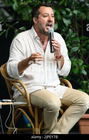 Marina Di Pietrasanta, Italien. 17. Aug, 2022 Treffen in der Caffe de La Versiliana, auf dem Foto Matteo Salvini, Leiter der Lega Credit: Stefano Dalle Luche/Alamy Live News Stockfoto