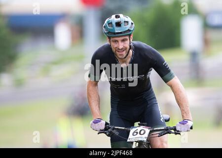 07. August 2022: Peter Disera aus Kanada (60) startet beim Cross-Country Olympic in menÕs während des Mercedes-Benz UCI Mountain Bike World Cup 2022 in Mont-Sainte-Anne in Beaupre, Quebec, Kanada. Daniel Lea/CSM Stockfoto