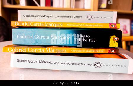 Gabriel Garcia Marquez - Sammlung von Büchern, Romanen im Stapel Stockfoto