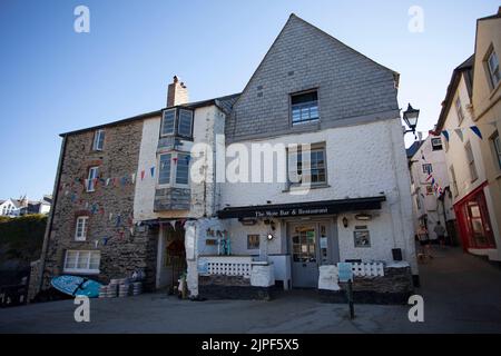 Restaurant und Pub am Hafen von Port Isaac. Cornwall England Stockfoto