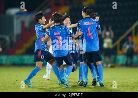 Alajuela, Costa Rica. 17. August 2022. Alajuela, Costa Rica, August 17. 2022: Japanische Spieler feiern ihr Tor während des FIFA U20 Frauen-Fußballspiels Costa Rica 2022 zwischen den USA und Japan bei Morera Soto in Alajuela, Costa Rica. (Daniela Porcelli/SPP) Quelle: SPP Sport Press Foto. /Alamy Live News Stockfoto