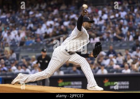 Bronx, Usa. 17. August 2022. New York Yankees startet Pitcher Domingo German wirft im ersten Inning gegen die Tampa Bay Rays im Yankee Stadium am Mittwoch, 17. August 2022 in New York City. Foto von Corey Sipkin/UPI Credit: UPI/Alamy Live News Stockfoto