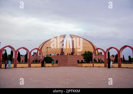 Pakistanisches Denkmal im Herzen von Islamabad, Pakistan Stadt: Islamabad Land: Pakistan Monat: Mai Datum: 29. Jahr: 2022 Stockfoto