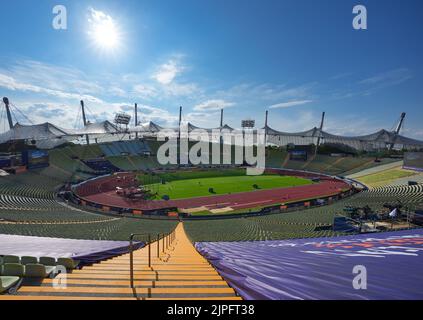 München, Deutschland. 17. August 2022. Das Olympiastadion ist Austragungsort der Leichtathletik-Europameisterschaften. Quelle: Soeren Stache/dpa/Alamy Live News Stockfoto