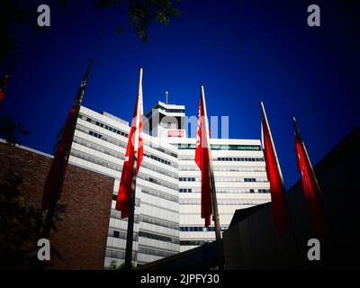 Berlin, Deutschland. 10. August 2022. Das RBB-Sendezentrum fotografiert am 10. August 2022 in Berlin Charlottenburg. © VON XAMAX Credit: XAMAX/dpa/Alamy Live News Stockfoto