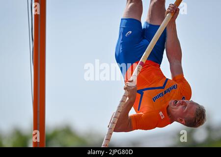München, Deutschland. 18. August 2022. MÜNCHEN, DEUTSCHLAND - 18. AUGUST: Menno Vloon aus den Niederlanden tritt am 18. August 2022 im Mannpolsprung bei der Europameisterschaft München 2022 im Olympiastadion in München an (Foto: Andy Astfalck/BSR Agency) Credit: Orange Pics BV/Alamy Live News Stockfoto