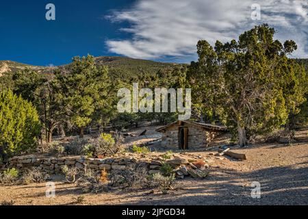 Steinhütte in der Nähe der Bonita Mine, est. Von John Tilford, Snake Creek Canyon, Great Basin National Park, Nevada, USA Stockfoto