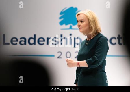 Liz Truss 2022 - Liz Truss bei den konservativen Führungswahlen in Perth, Schottland, Großbritannien - 16. August 2022 Stockfoto