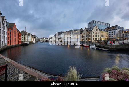 Innenstadt von Ålesund im Winter, Norwegen. Stockfoto