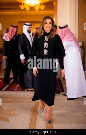 Amman, Jordanien. 17. August 2022. Königin Rania von Jordanien während der Verlobung in Amman, am 17. August 2022 Quelle: Royal Haschemite Court/Albert Nieboer/Netherlands OUT/Point de Vue OUT/dpa/Alamy Live News