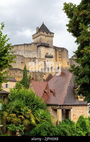 (C) Denis TRASFI/MAXPPP - à Castelnaud-La-Chapelle le 14-08-2022 - Château de Castelanud, musée de la guerre au moyen âge - Stockfoto