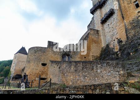 (C) Denis TRASFI/MAXPPP - à Castelnaud-La-Chapelle le 14-08-2022 - Château de Castelanud, musée de la guerre au moyen âge - Stockfoto