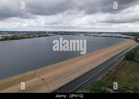 William Girling Reservoir Enfield Lea Valley London England Drohne Luftaufnahme. Stockfoto