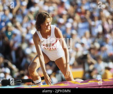 OLYMPISCHE SOMMERSPIELE IN LOS ANGELES 1984 ULRIKE MEYFARTH Westdeutschland Goldmedaillengewinnerin Hochsprung 202 cm Stockfoto