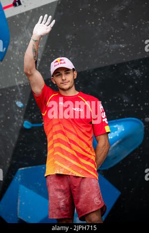 München, Deutschland. 18. August 2022. München, Deutschland, August 18. 2022: Alberto Gines Lopez (ESP) beim Sportkletterungs-Kombinierten Boulder- und Lead-Finale der Männer am Königsplatz bei den Münchner Europameisterschaften 2022 in München (Liam Asman/SPP) Quelle: SPP Sport Pressefoto. /Alamy Live News Stockfoto