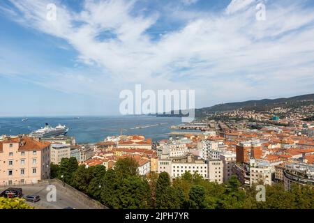 Blick über Triest und den Golf von Triest Stockfoto