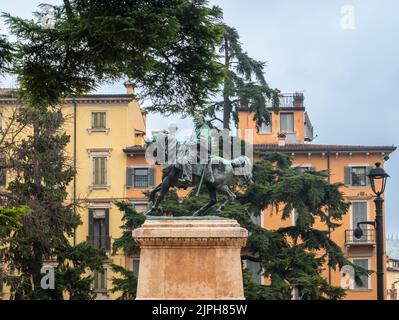 Reiterstandbild von Giuseppe Garibaldi (1886) des italienischen Bildhauers Francesco Barzaghi (1839-1892), Verona, norditalien, Europa Stockfoto