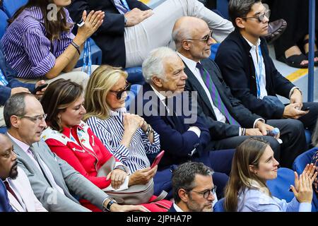 New York, USA. 08. September 2019. Ralph Lauren und seine Frau Ricky Anne Loew-Beer sehen am 08. September 2019 in New York City das Finale zwischen dem Spanier Rafael Nadal und dem Russen Daniil Medvedev im Arthur Ashe Stadium im USTA Billie Jean King National Tennis Center. Kredit: Unabhängige Fotoagentur/Alamy Live Nachrichten Stockfoto