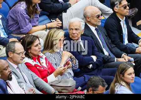 New York, USA. 08. September 2019. Ralph Lauren und seine Frau Ricky Anne Loew-Beer sehen am 08. September 2019 in New York City das Finale zwischen dem Spanier Rafael Nadal und dem Russen Daniil Medvedev im Arthur Ashe Stadium im USTA Billie Jean King National Tennis Center. Kredit: Unabhängige Fotoagentur/Alamy Live Nachrichten Stockfoto