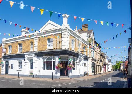 The White Horse Pub and Period Houses, Thames Street, Sunbury-on-Thames, Surrey, England, Vereinigtes Königreich Stockfoto
