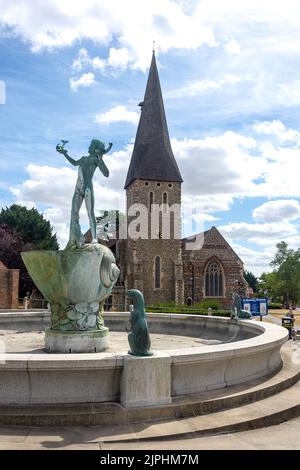 St Michael's Church und Braintree Fountain, St Michael's Road, Braintree, Essex, England, Vereinigtes Königreich Stockfoto