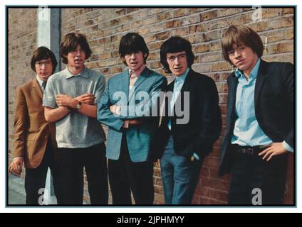 Vintage Rolling Stones Promo Poster Card Anfang 1958 mit L-R Charlie Watts, Mick Jagger, Keith Richards, Bill Wyman und Brian Jones. Popmusikgruppe in Großbritannien, die zu einer der größten britischen Popgruppen aller Zeiten wurde. Stockfoto