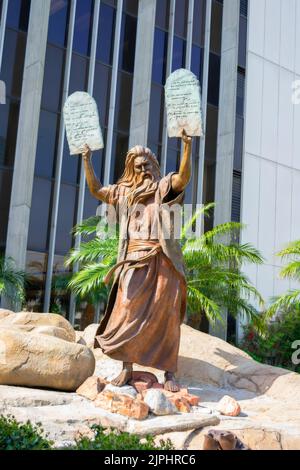 Gebote Moses der Crystal Cathedral Tower ist eine protestantisch-christliche Kirche in der Stadt Garden Grove, Kalifornien, USA. Stockfoto