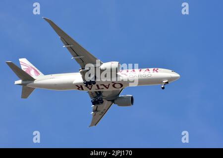 Qatar Cargo (ist die staatliche Fluggesellschaft von Katar), Boeing 777-F, Budapest, Ungarn, Magyarország, Europa Stockfoto