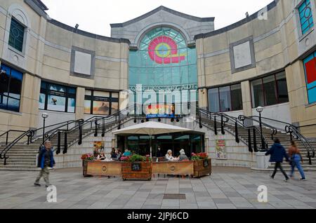 Queen's Arcade, Eingang Hayes. Cardiff Scenes - August 2022. Sommer. Stockfoto