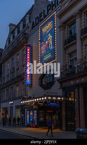 Das Adelphi Theatre on the Strand, City of Westminster, London, England, Großbritannien. Stockfoto