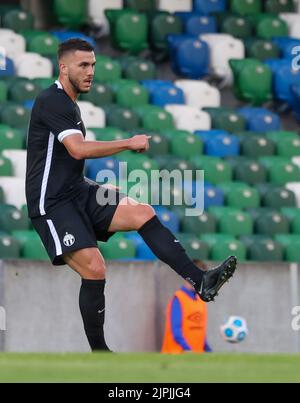 Windsor Park, Belfast, Nordirland, Großbritannien. 04 August 2022. UEFA Europa League Dritte Qualifikationsrunde (erste Etappe) – Linfield gegen FC Zürich. Fußballspieler im Einsatz FC Zürich Fußballspieler Mirlind Kryeziu (31). Stockfoto